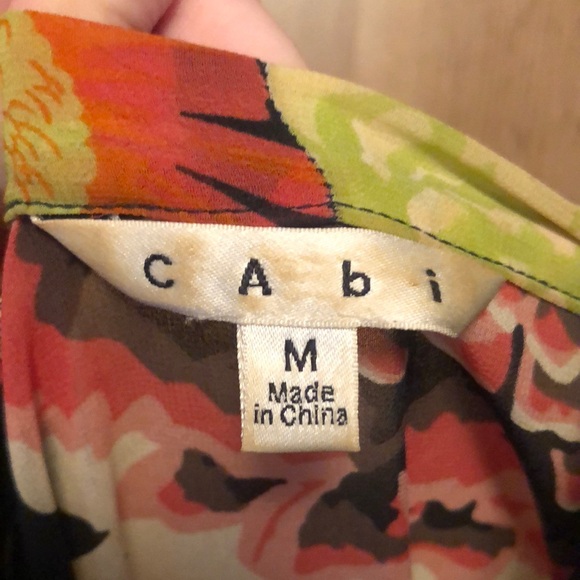 Multicolored Floral Flutter Sleeve Tunic Top - Picture 2 of 9